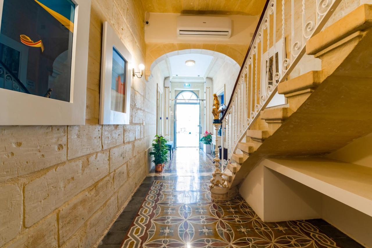 Monreal Boutique Townhouse - R024Rm5 Hotel Paola Ngoại thất bức ảnh